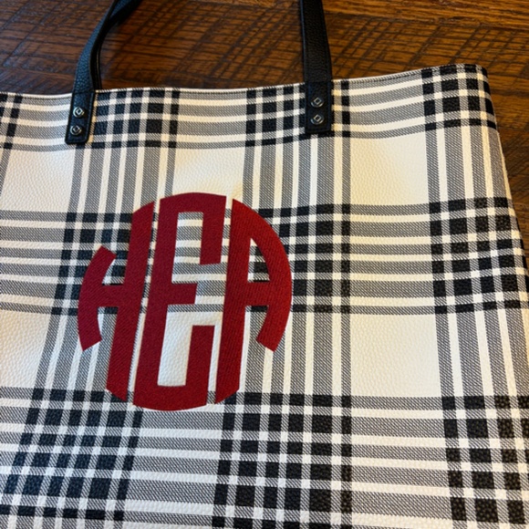 Thirty One Brand Large Shoulder Tote - help me find someone with HEA… - Picture 9 of 14